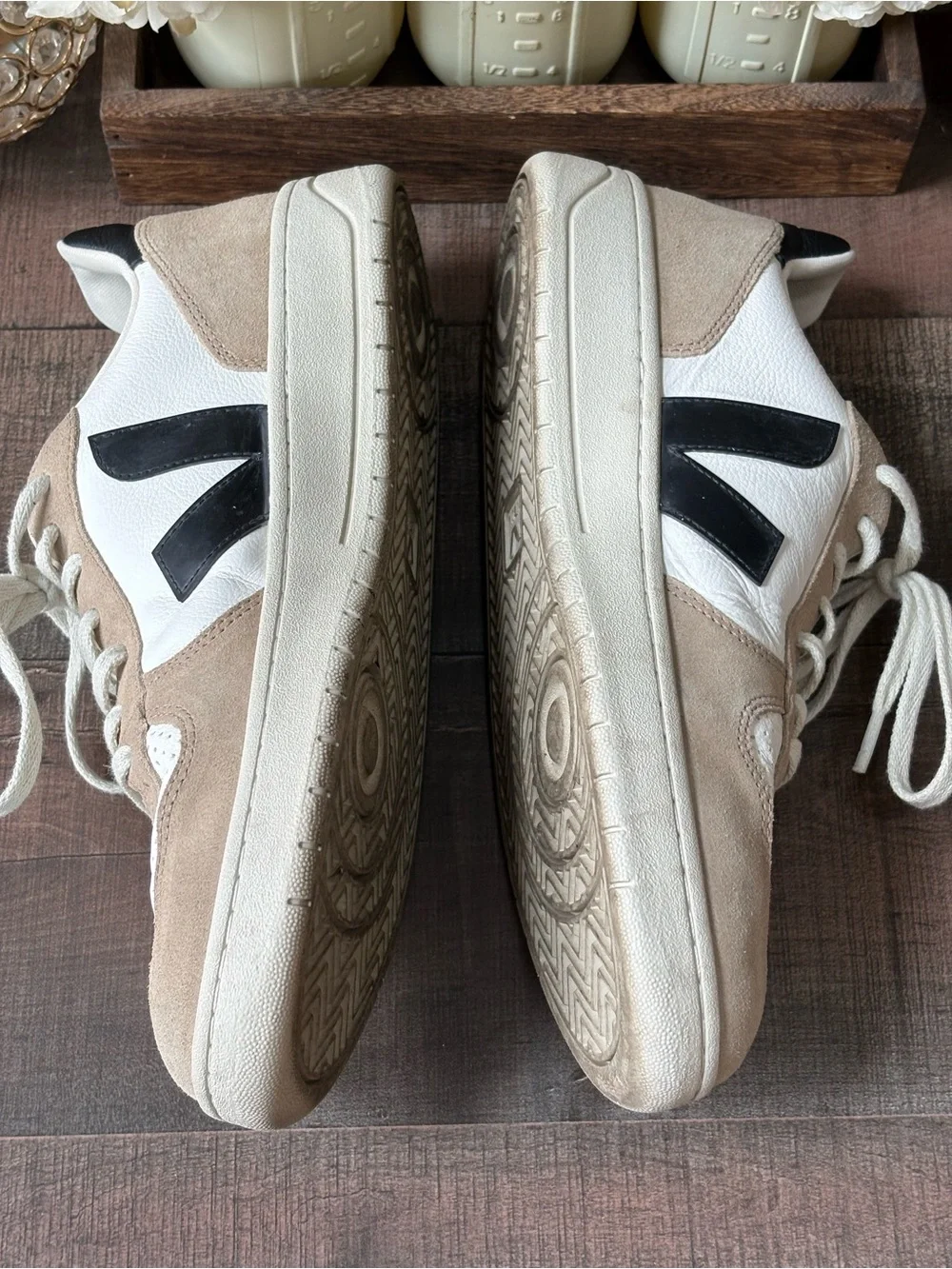 Veja V-10 Sneakers